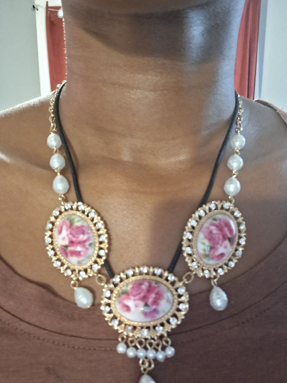Gold-Tone Floral Pearl Statement Necklace in Pink - Brand Unspecified - Picture 3 of 3